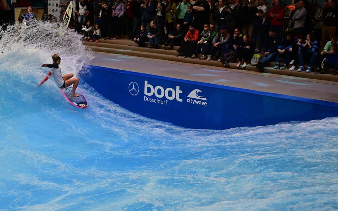 An expert and an all-rounder dominate the wave / Simon Bitterlich and Valeska Schneider win the surf-festival